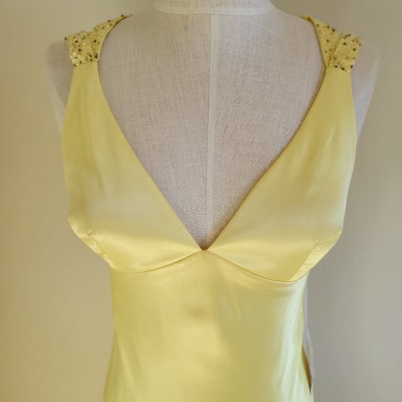 Elegant Yellow Evening Gown - Picture 2 of 13